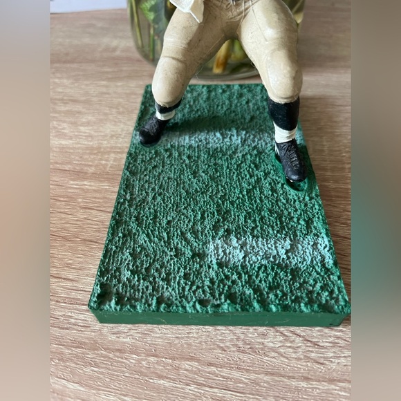 Reggie Bush 2006 MCFARLANE Action Figure NFL SERIES 14 #25 New Orleans Saints - Picture 3 of 9